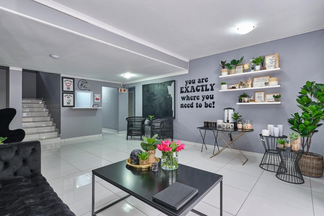 Inn & Out Sandton Йоханесбург Екстериор снимка